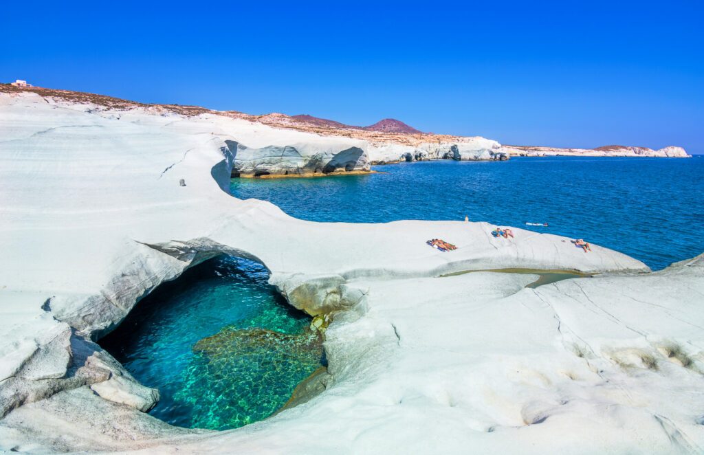White chalk cliffs in Sarakiniko, Milos island, Kykladen, Griechenland.