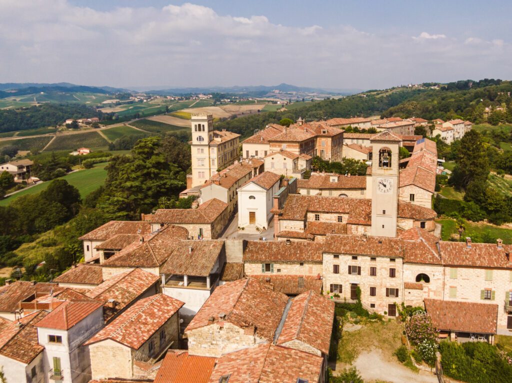 Luftaufnahme von Cella Monte Monferrato, unesco-Weltkulturerbe
