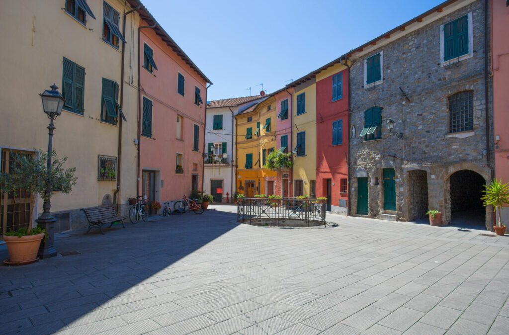 Rund um die Straßen von Brugnato, La Spezia im Landesinneren, in der Nähe der berühmten 5 Terre, Italien