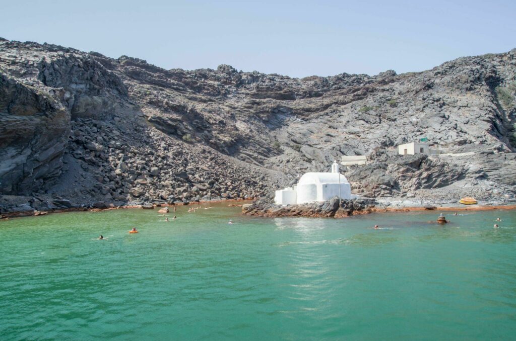 Die Insel Palea Kameni und ihre heißen Quellen