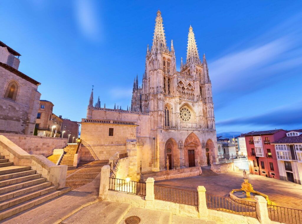 Die Kathedrale von Burgos am Abend