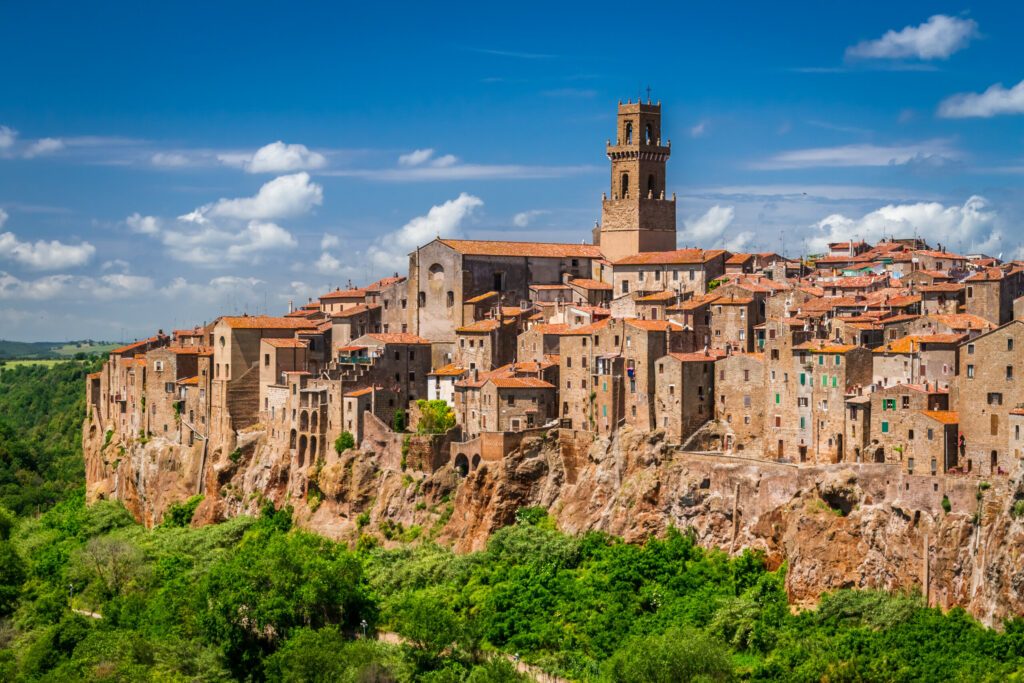 Pitigliano auf der Klippe, Italien