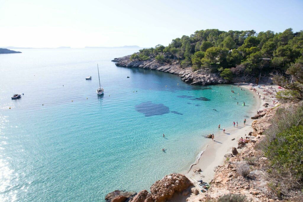 Eine schöne Bucht auf Ibiza