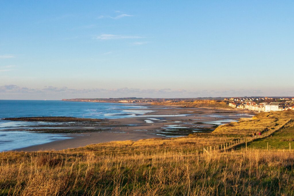 Die Opalküste von den Klippen südlich von Wimereux für ein Wochenende in Allerheiligen