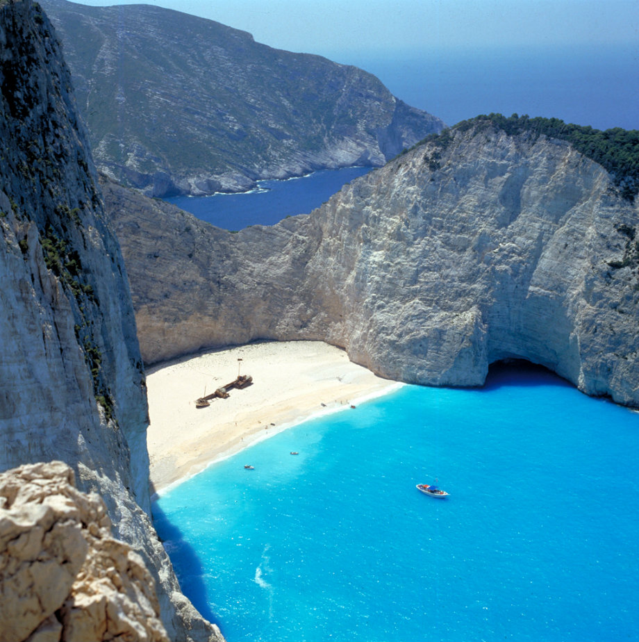 Die 10 schönsten Fotos von Navagio Beach, dem Strand der Schiffbrüchigen in Griechenland