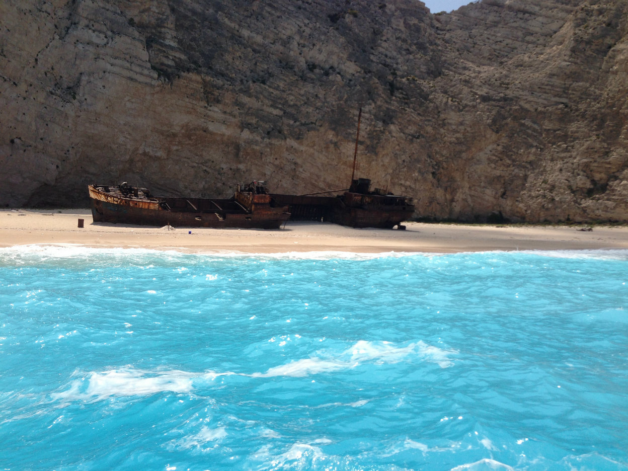 Die 10 schönsten Fotos von Navagio Beach, dem Strand der Schiffbrüchigen in Griechenland